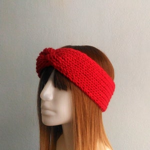 Faixa de cabeça torcida turbante de malha robusta, aquecedor de orelha de malha manual em vermelho, faixa de cabeça de inverno, faixa de cabeça feminina, aquecedor de orelha vermelho