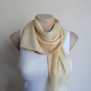 Lichtgele vierkante sjaal, vrouwen sjaal sjaals afbeelding 2
