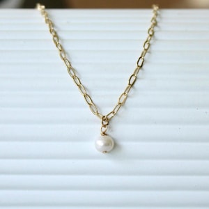 Pearl and Gold Necklace / 14k gold filled paperclip chain
