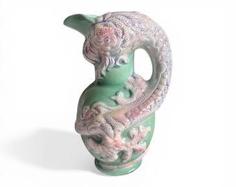 Jarra/florero vintage de loza vidriada con asa de dragón, de la década de 1920, procedente de la "Royal Art Pottery" de Inglaterra.