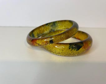 Vintage Glitter Lucite Bangle with Floral Design – Retro 80s Style Accessory