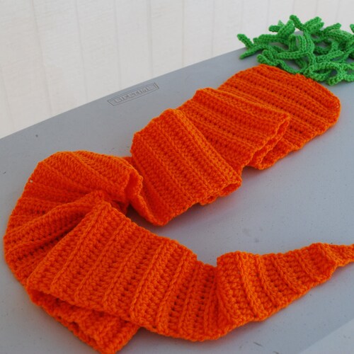 Echarpe au crochet carotte