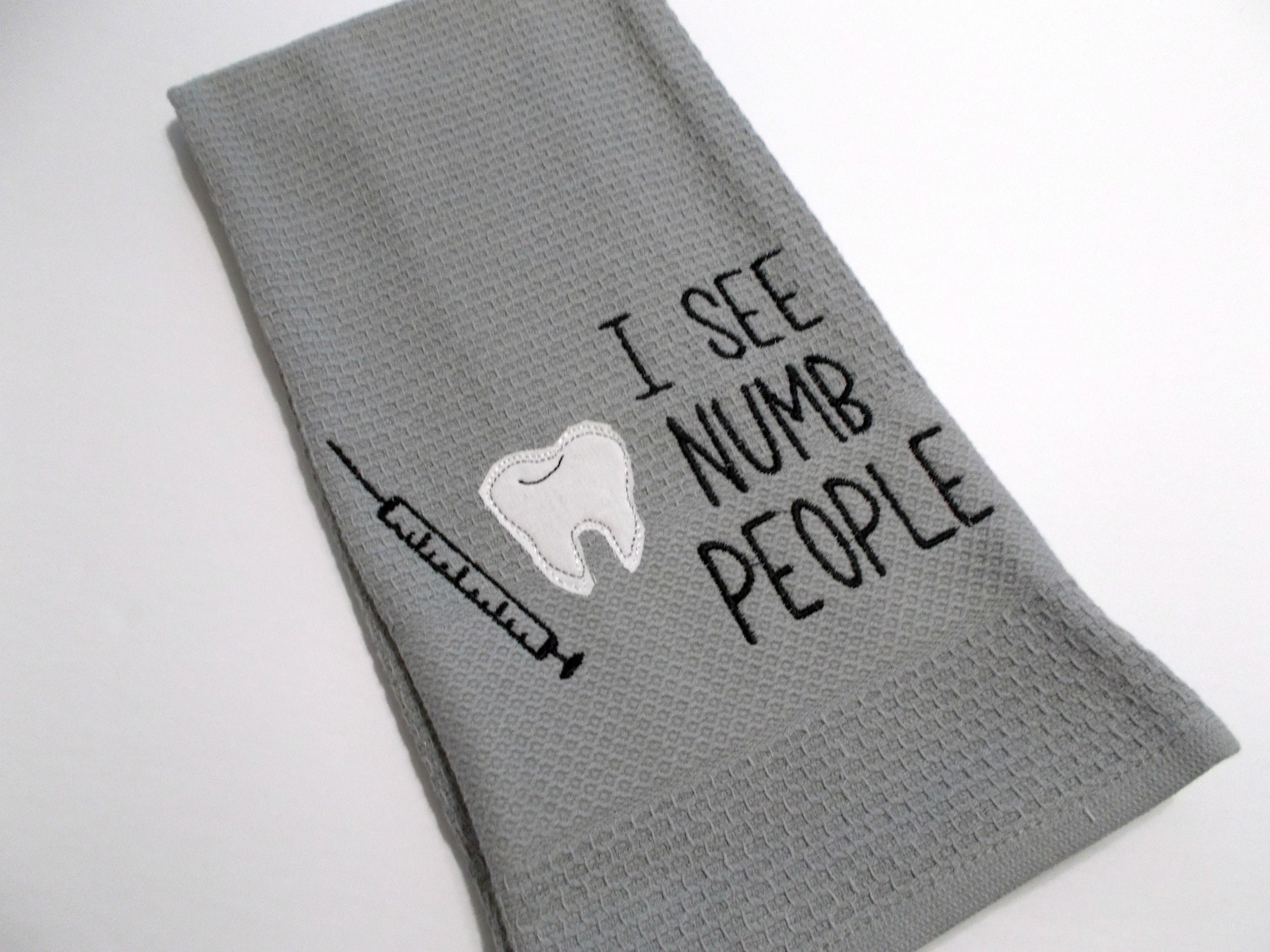 Dentist Humor Dental Assistant I see numb people 15 Dollar Gift