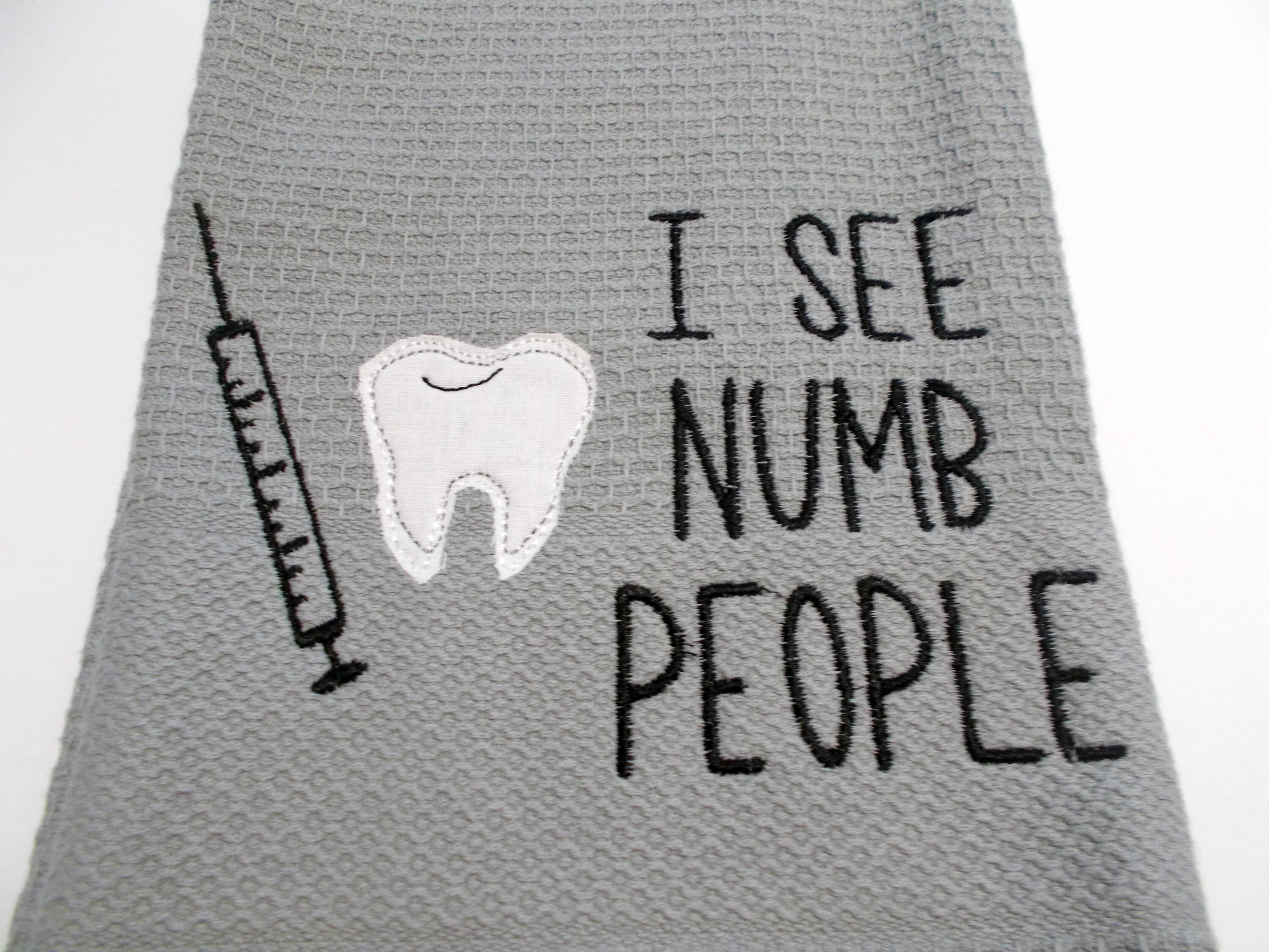 Dentist Humor Dental Assistant I see numb people 15 Dollar Gift
