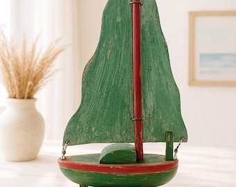 Modellino di barca a vela in legno / Arte popolare rustica primitiva verde e rossa / Decorazione nautica, idea regalo