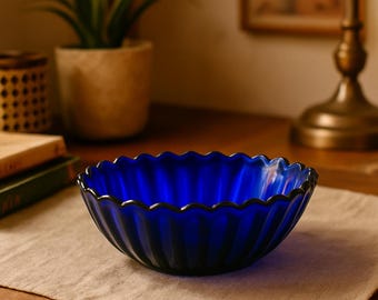 Ciotola in vetro blu cobalto / Design vintage a coste anni '70 / Arredamento per soggiorno in stile Mid-Century Modern