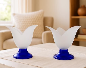 Vaso Studio Nova modello Giglio Smerigliato / Piedistallo in vetro blu cobalto anni '90 / Decorazione per soggiorno in stile Mid-Century Modern / Set di 2