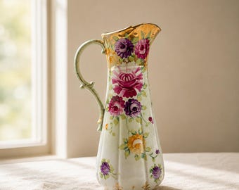 Brocca/vaso antico in porcellana giapponese, con rose dipinte a mano e finiture dorate, decorazione floreale in stile cottagecore.