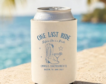 Chłodziarka na puszki „One Last Ride”, spersonalizowany upominek dla panny młodej w stylu western, rękaw na drinki „Cowgirl Bride”, buty „Boots Before I Do”, rozmiar standardowy i slim