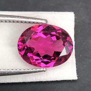 Natural Neon Pink Garnet Gem Oval Cut | Loose Faceted Gemstone |January Birthstone (9.10x7.10x4.30 MM)