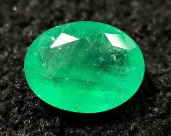 Natural Emerald Oval Shape With Green Color (12x9 MM 4.45 carats)