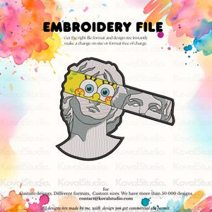 Peut inclure: Un motif de fichier de broderie représentant un buste classique avec un masque pour les yeux sur le thème de Bob l'éponge. L'image comprend le texte "EMBROIDERY FILE" et les coordonnées de KovalStudio. Le fond présente des éclaboussures d'aquarelle colorées.