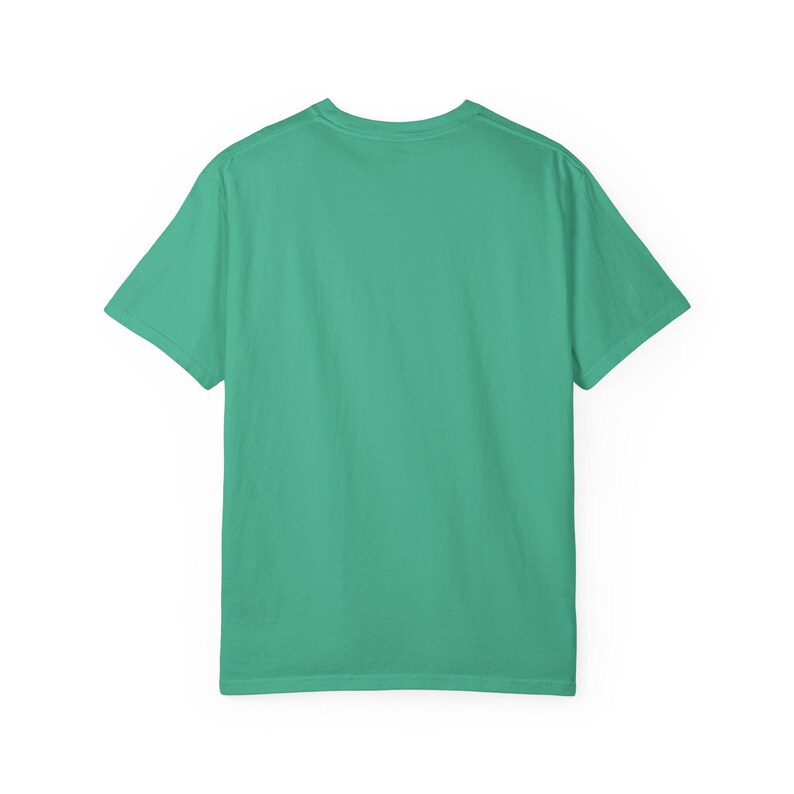 Camiseta "Trabaja desde cualquier lugar", Camiseta para nómadas digitales, Camiseta para trabajadores remotos, Camiseta para estilo de vida viajero, Ropa minimalista de viaje imagen 6