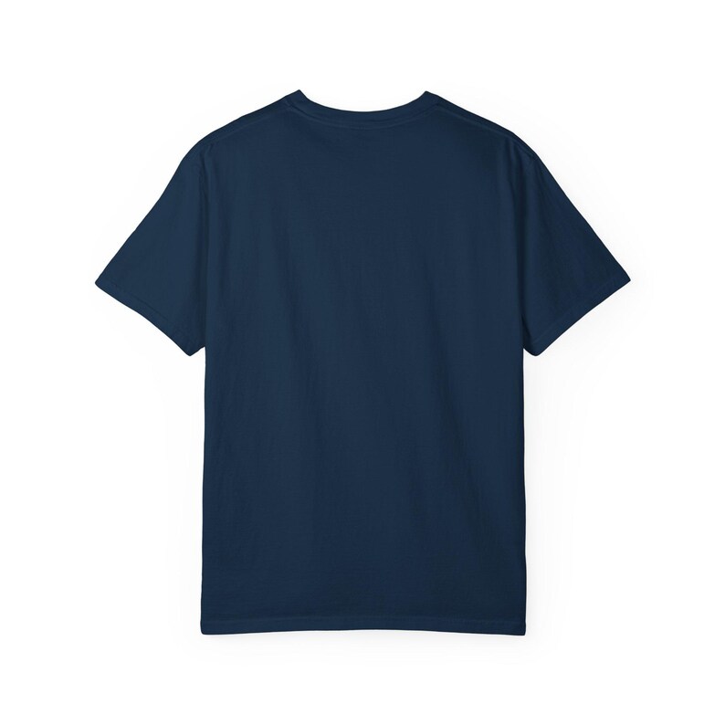 Camiseta "Trabaja desde cualquier lugar", Camiseta para nómadas digitales, Camiseta para trabajadores remotos, Camiseta para estilo de vida viajero, Ropa minimalista de viaje imagen 10