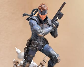 Figura Solid Snake 20cm Pintada a Mano | Estatua Metal Gear Solid | Figura Coleccionista