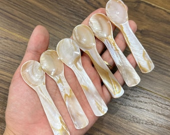 Juego de 6 cucharas de nácar rosa – 9 cm. Vajilla artesanal, regalo para la cocina.