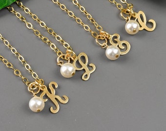 Personalized Necklace Set of 5 Pearl Initial Necklaces Gold Bridesmaid Necklace Set Bridal Party Gifts Wedding Party Jewelry
