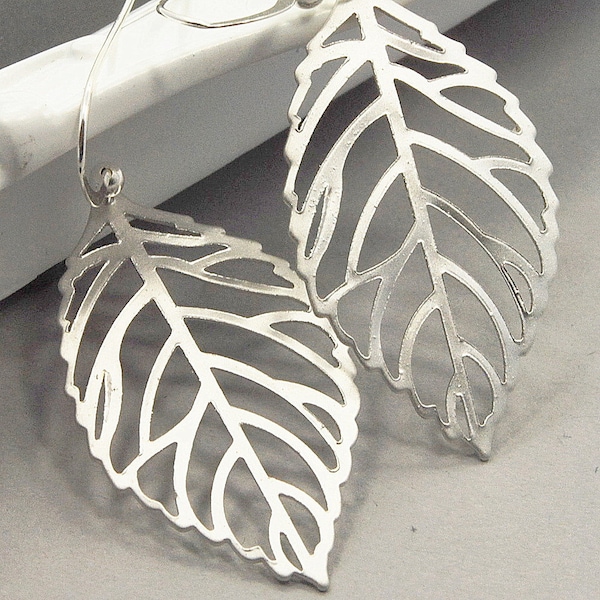 Leaf Earrings - Silver Drop Earrings  - Leaf Jewelry - Silver Dangle Earrings - Nature Jewelry