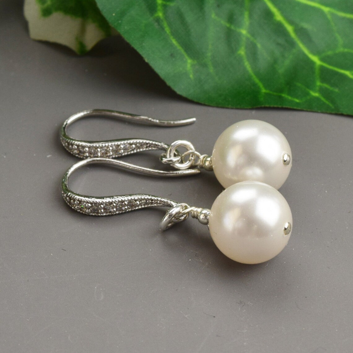 White Pearl Drop Earrings SET OF 5 Pearl Bridesmaid Earrings Etsy