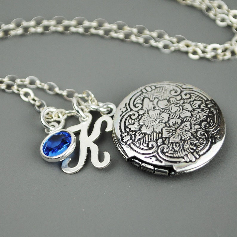 Custom Mothers Day Gifts Personalized Lockets for Women Silver Script Initial Necklace with Birthstone Memorial Photo Locket Necklace 画像 1