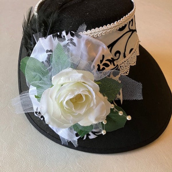 BLACK And WHITE Victorian Bonnet, Damask Ribbon, Spoon Bonnet, Regency Bonnet, Civil War Bonnet, Dickens Carolers, Jane Austin