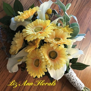 YELLOW, WHITE Lush, Large, BRIDE&#39;S Arm Bouquet, Bride&#39;s Presentation Bouquet, Yellow Gerberas, White Calla Lilies, With Boutonniere