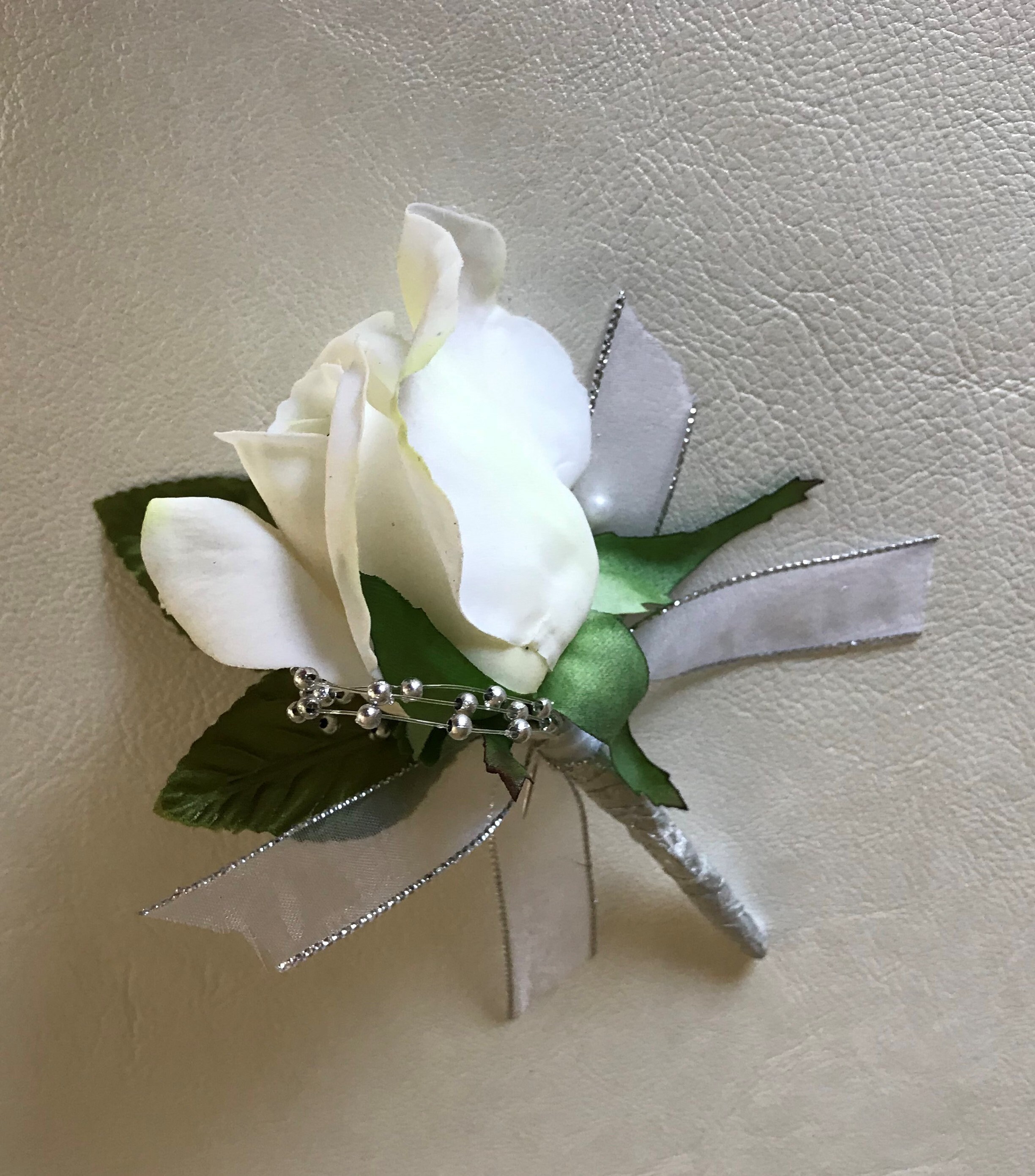 Details about   Real Touch Ivory off White Rose Bud Boutonniere Purple dot feather Wedding 