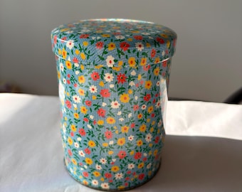 Lata floral fabricada en Inglaterra