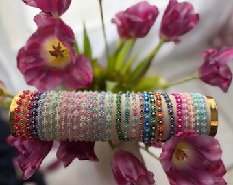 Braccialetti floreali realizzati con perline