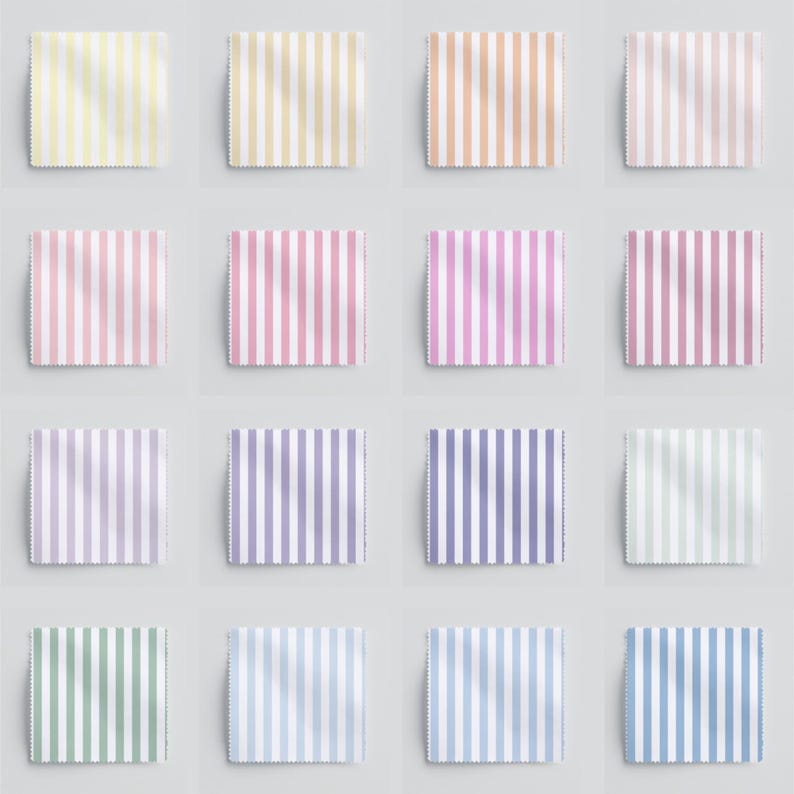 Op de afbeelding: Een verzameling van zestien stoffen stalen, elk met een verticaal streepjespatroon. Het kleurenpalet omvat tinten geel, perzik, roze, paars, groen en blauw, met witte strepen. De stalen zijn in een raster gerangschikt.