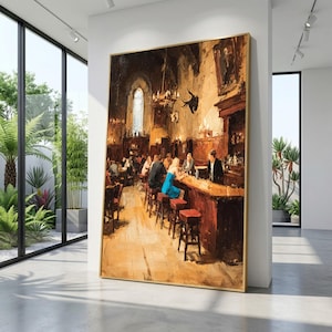 Peut inclure: Peinture à l'huile encadrée représentant une scène de bar avec des clients. L'œuvre utilise une palette de couleurs chaudes, avec des tons bruns, dorés et beiges. Une femme en robe bleue est assise au bar. L'œuvre est exposée dans un espace moderne et lumineux.