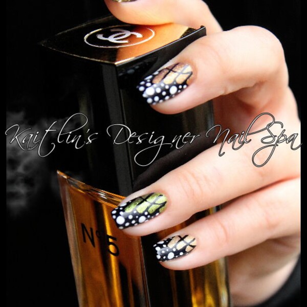 Alas de mariposa pintadas a mano diseñador gel prensa en las uñas