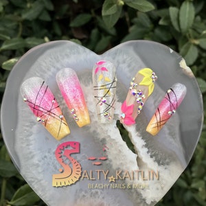 Meet Lena Rose! Tart Lemonade with Sweet Pink Sugar Gel Press On Nails
