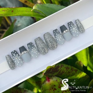 Baby, It’s Cold Outside Press On Gel Nails