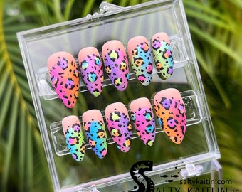 Wild About You-gelpers op nagels
