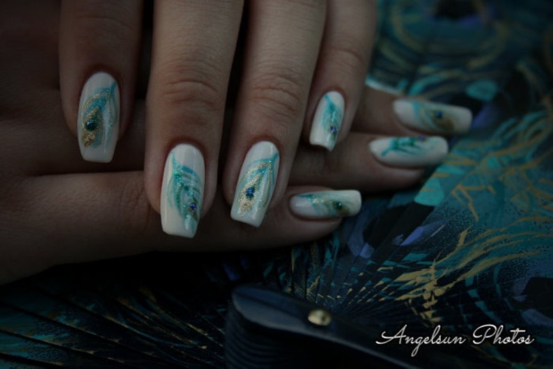 Peacock Feather Artificial Nail Art image 4