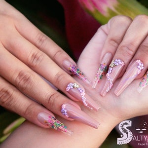 Business is Blooming Gel Press On Nails image 2