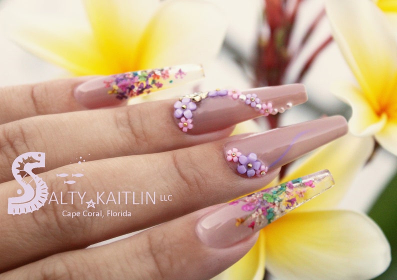 Business is Blooming Gel Press On Nails image 3