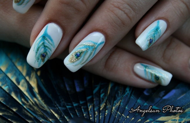 Peacock Feather Artificial Nail Art image 0