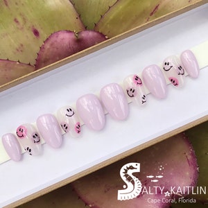 Put On A Happy Face Press On Gel Nails
