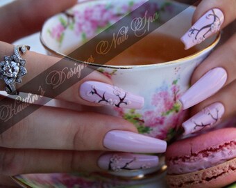 De les van de kersenbloesem (sakura) Druk op gelnagels