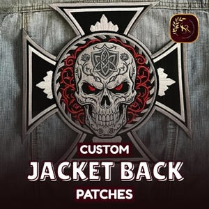 Puede incluir: Parche bordado para la espalda de una chaqueta con una calavera de ojos rojos, rodeada por un diseño floral rojo, dentro de un diseño de cruz negra y plateada. El texto "CUSTOM JACKET BACK PATCHES" se muestra debajo.