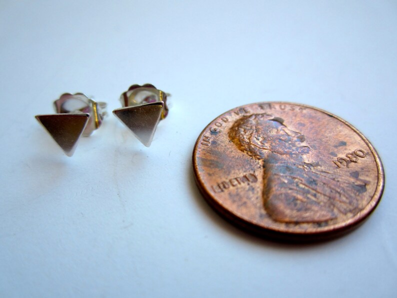 Brand Avenue 925 Silver Triangle Stud Earrings main image 0
