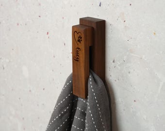 Personalized Wooden Dog Paw Towel Hook Rack: Wall Mounted Holder with Pet Name Engraving