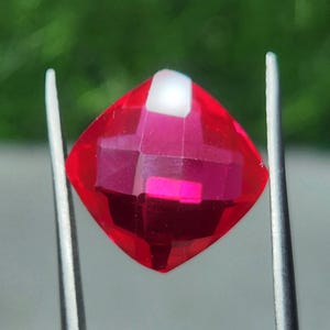 VVS1品質ルビーマニク 11mm アッシャーカット ラボグロウン ルースジェムストーン ジュエリー用
