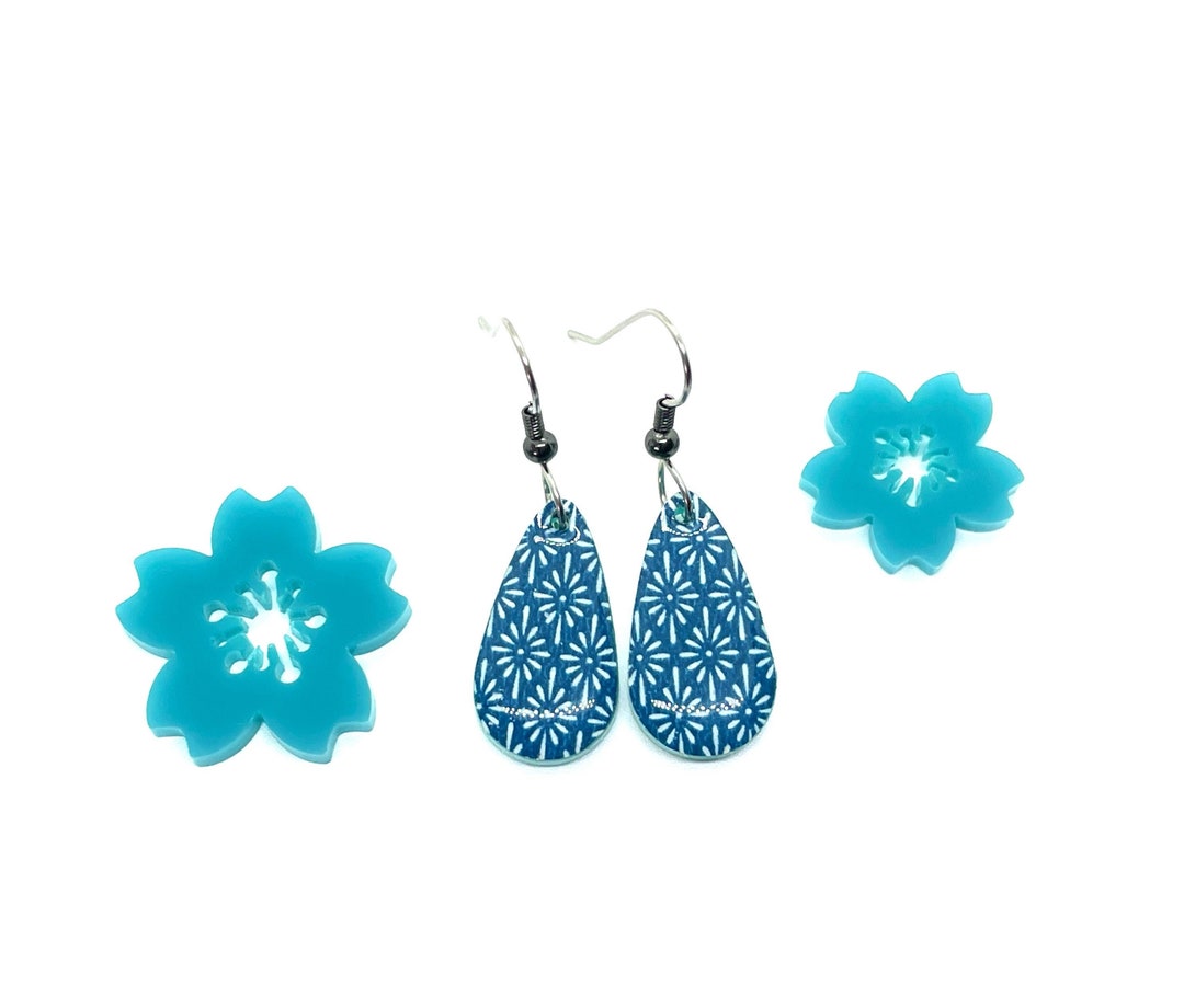 Boucles D'oreilles Paparazzi - Fleur De Cactus Bleue Crépitante - Pierre Turquoise - Neuf Avec étiquettes