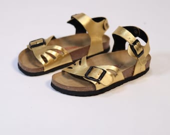 Sandalias marroquíes de cuero dorado hechas a mano, zapatos de verano con hebilla para mujer.