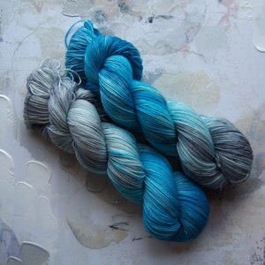 Blue Jay - Hand dyed Yarn, Handdyed Yarn, Sock Yarn, Wool Yarn- Turquoise Blue and Gray gradient - Merino, BFL - Fingering Weight– 100g