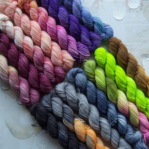 20g Mini Skeins Mystery Grab Bag, Hand dyed Yarn / Handdyed Yarn, Sock Yarn, Speckled Yarn – SW Merino / Nylon, fingering yarn - 20g each