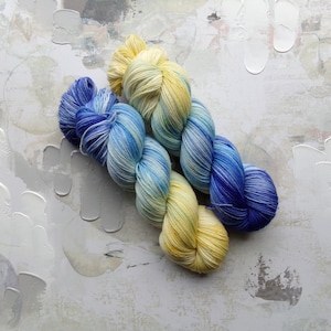 Starry Night Hand dyed Yarn / Handdyed yarn, Sock Yarn, Wool Yarn Indigo, Light Blue, Yellow Classic Sock Fingering Weight 100g image 1